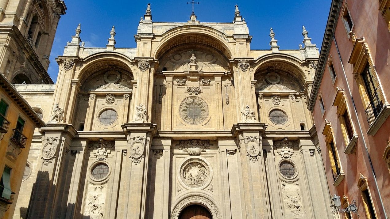 facciata della cattedrale di granada