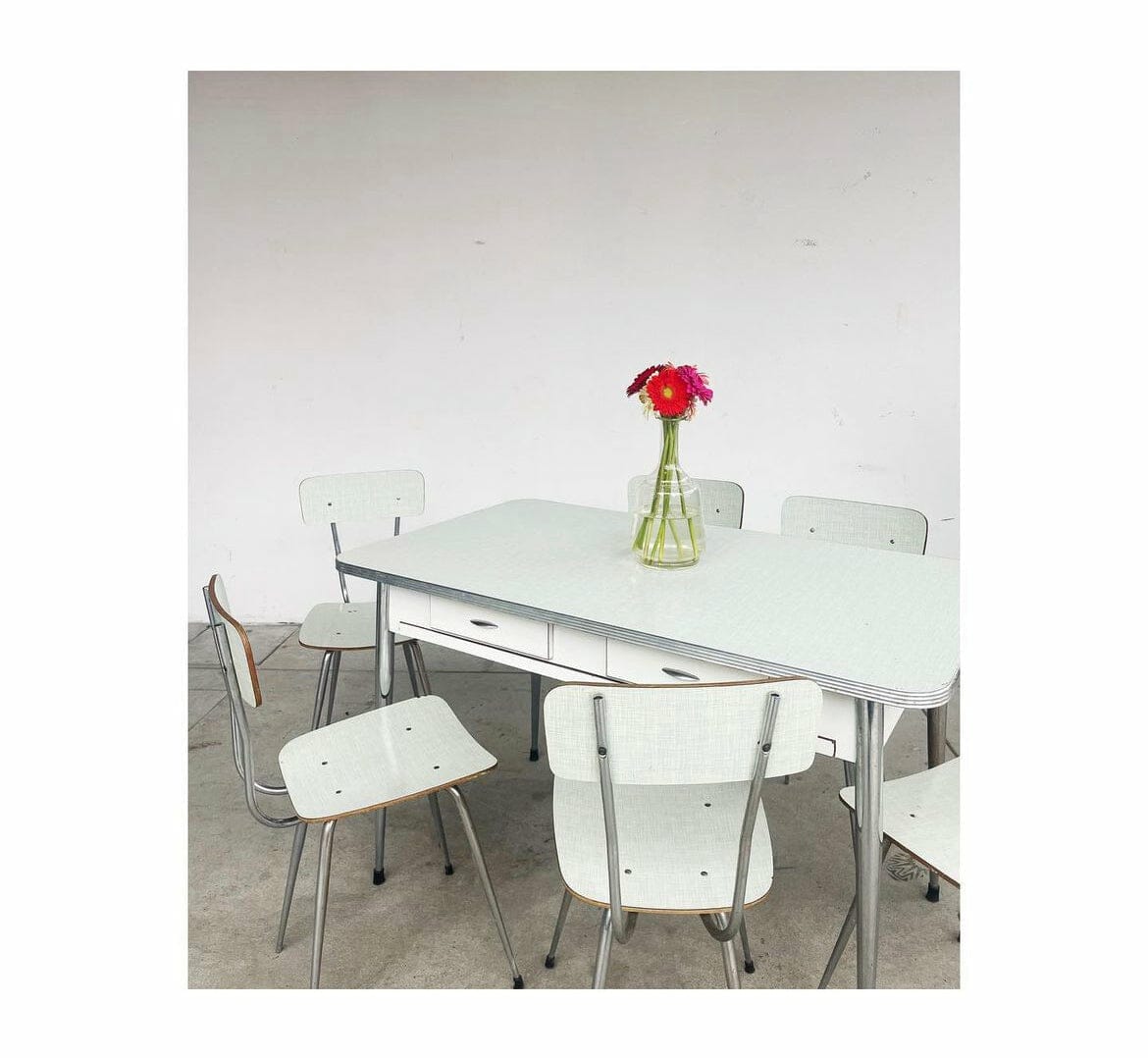 Tavolo con sei sedie • Vendita Online Antiquariato, Modernariato e Design •  NowArc