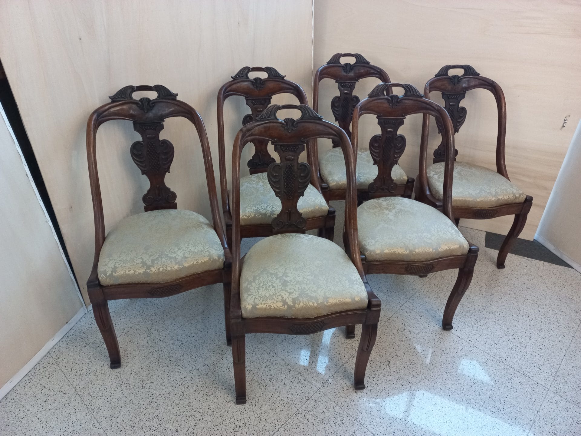 Set completo di 6 sedie in noce dell'800 • Vendita Online Antiquariato,  Modernariato e Design • NowArc