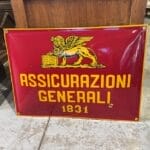 Antica insegna bombata Generali Assicurazioni smaltata.