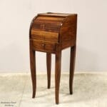 Antico comodino Direttorio in noce – Italia ‘700