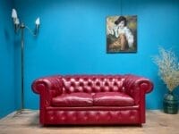 Divano a due posti stile Chesterfield Inglese vera pelle rossa bottoni capitonnè divanetto sala aspetto ufficio Valdichienti